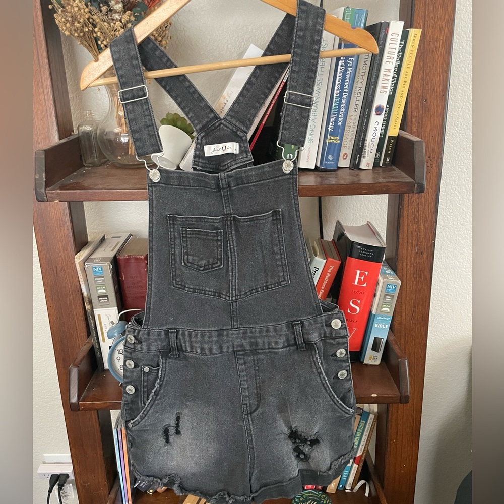 Black Denim Overall Shorts! Boutique brand